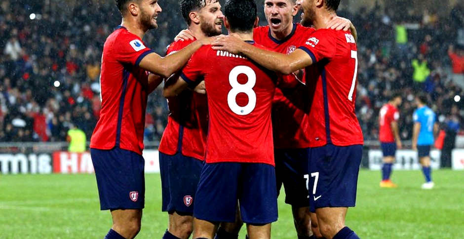 Highbury rực lửa: Fleetwood hạ Sheffield United bằng cú đánh đầu ngược định mệnh của Norrington-Davies