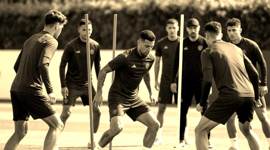 Clásico Nacional: Khi khán đài xâm lăng và bài toán chưa có lời giải của bóng đá Mexico