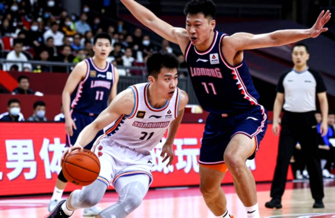 Letran 99-62 San Sebastian: 25 điểm từ lỗi đối phương và hàng ném xa chưa thể tin
