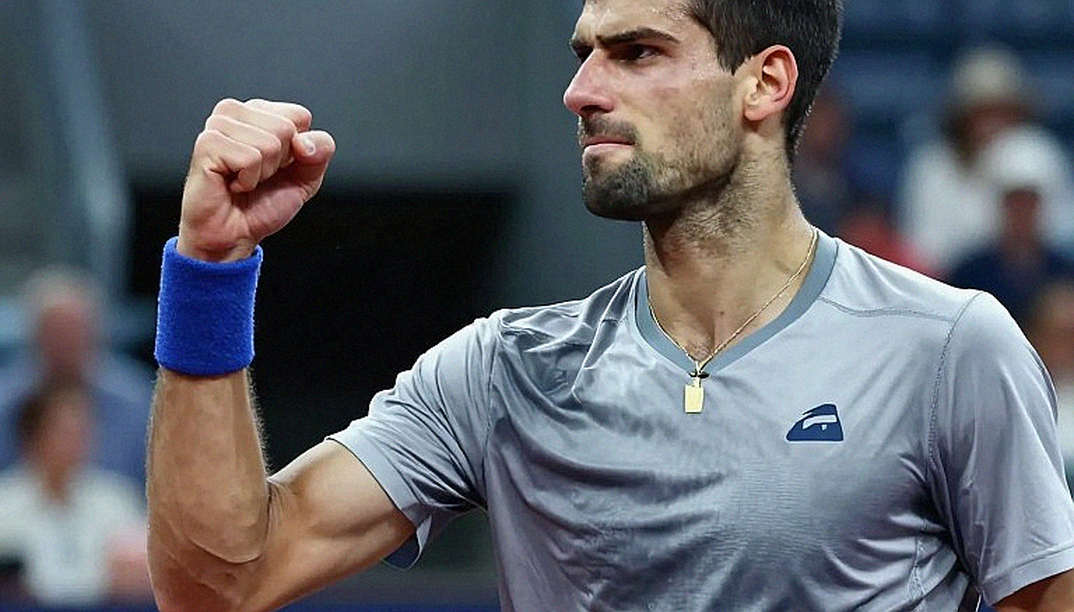 Alcaraz vào chung kết Japan Open: chiến thắng lội ngược dòng và chi phí thể lực của chuỗi giải châu Á Alcaraz vào chung kết Japan Open: chiến thắng lội ngược dòng và chi phí thể lực của chuỗi giải châu Á