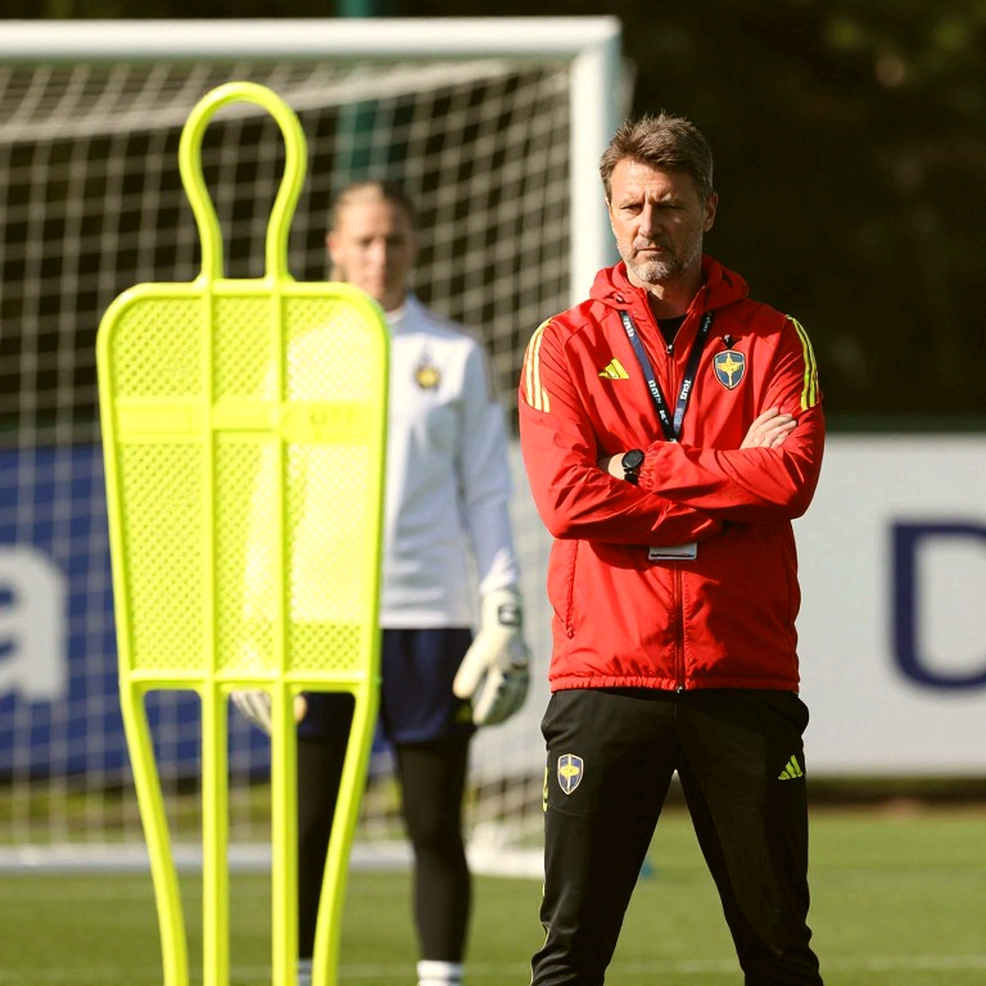 Khi ông chủ nhỏ gây bão lớn: Ratcliffe, Glazers và cuộc khủng hoảng niềm tin tại Manchester United
